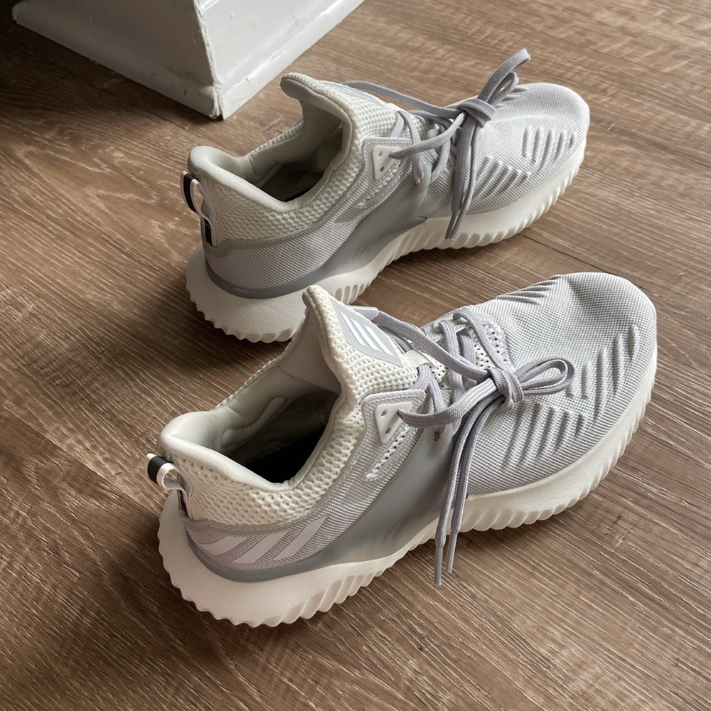🆕Adidas Men's Athletic Shoes in Light Gray - Picture 5 of 8
